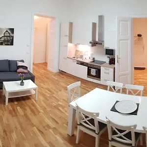 Living - Naschmarkt Apartment